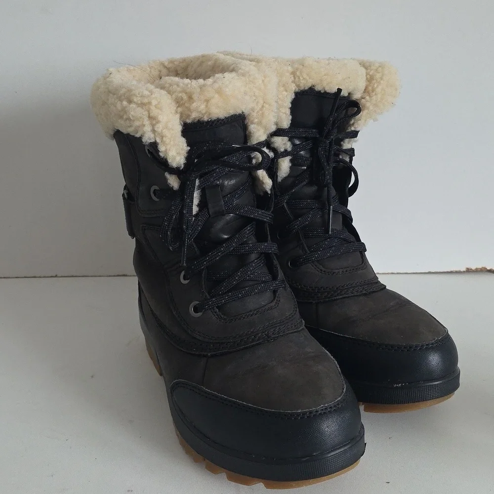 SOREL | Tivoli IV Parc waterproof boots in black with a shearling collar Sz 7